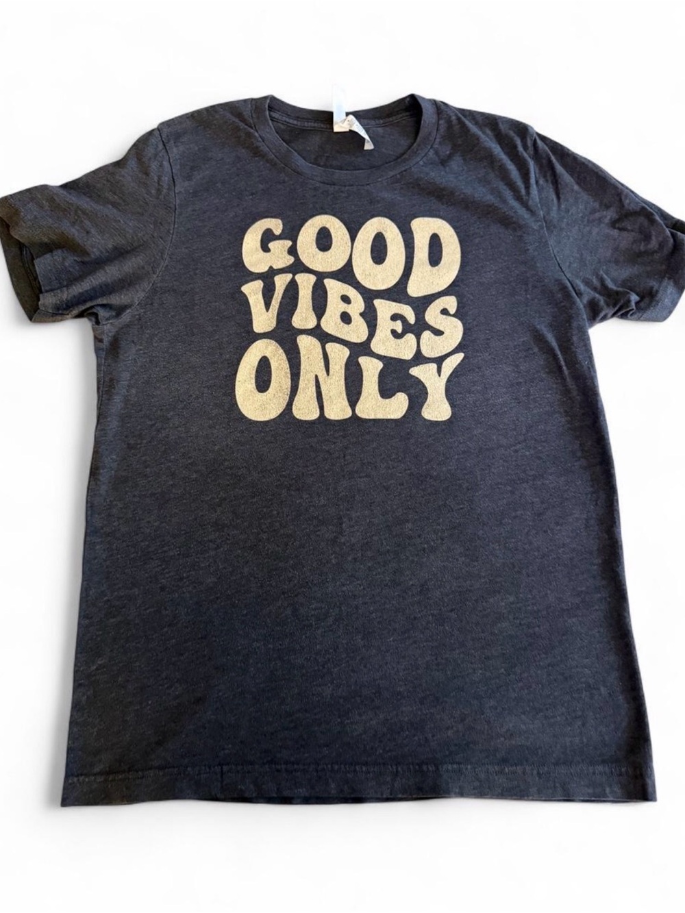 Good Vibes Only Graphic T-Shirt – Size Medium
